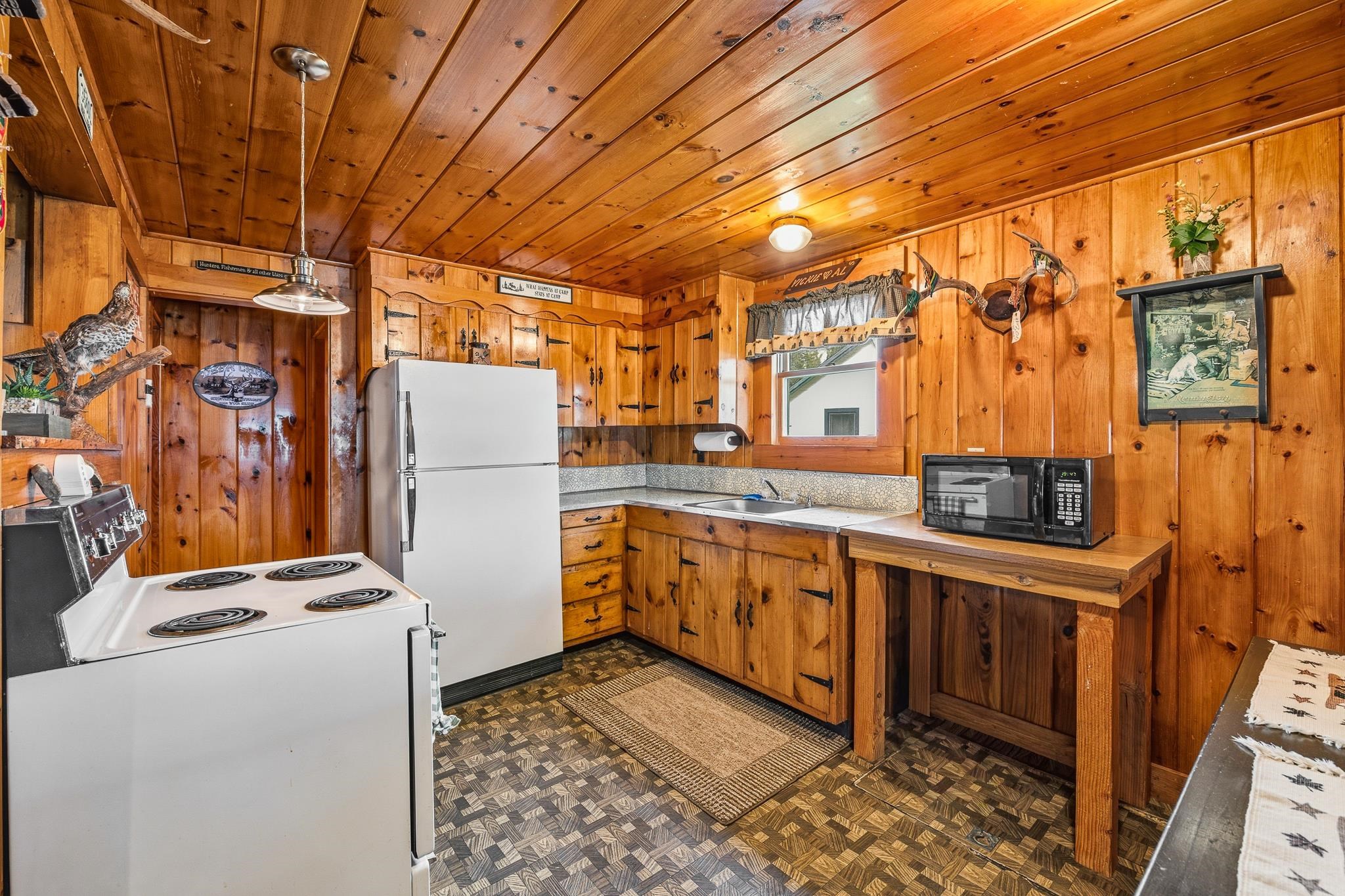 211 Beach Road Pittsburg, NH 03592 - Photo 12 of 59