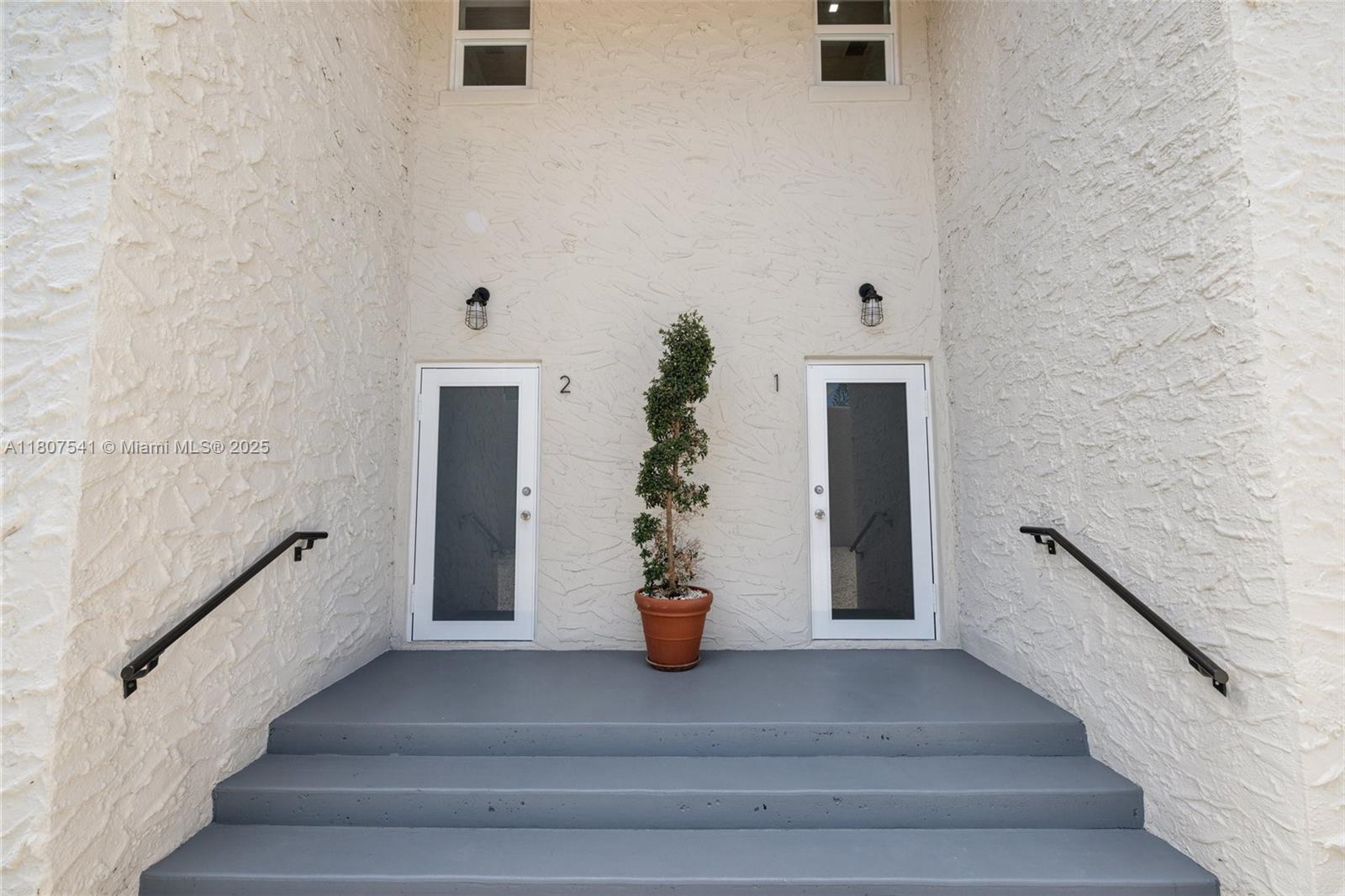 403 Southwest 12th Avenue, Unit 4 Miami, FL 33130 - Photo 17 of 24 a view of entryway and hall