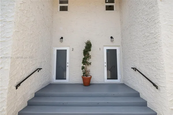 $2,550 | 403 Southwest 12th Avenue, Unit 4, Miami, FL 33130