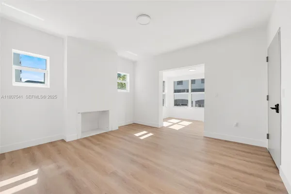 $2,550 | 403 Southwest 12th Avenue, Unit 4, Miami, FL 33130