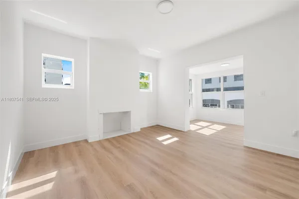 $2,550 | 403 Southwest 12th Avenue, Unit 4, Miami, FL 33130