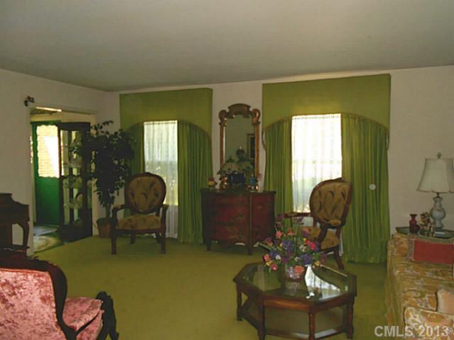 5612 Faulconbridge Road Charlotte, NC 28227 - Photo 3 of 15 Gallery Image 3