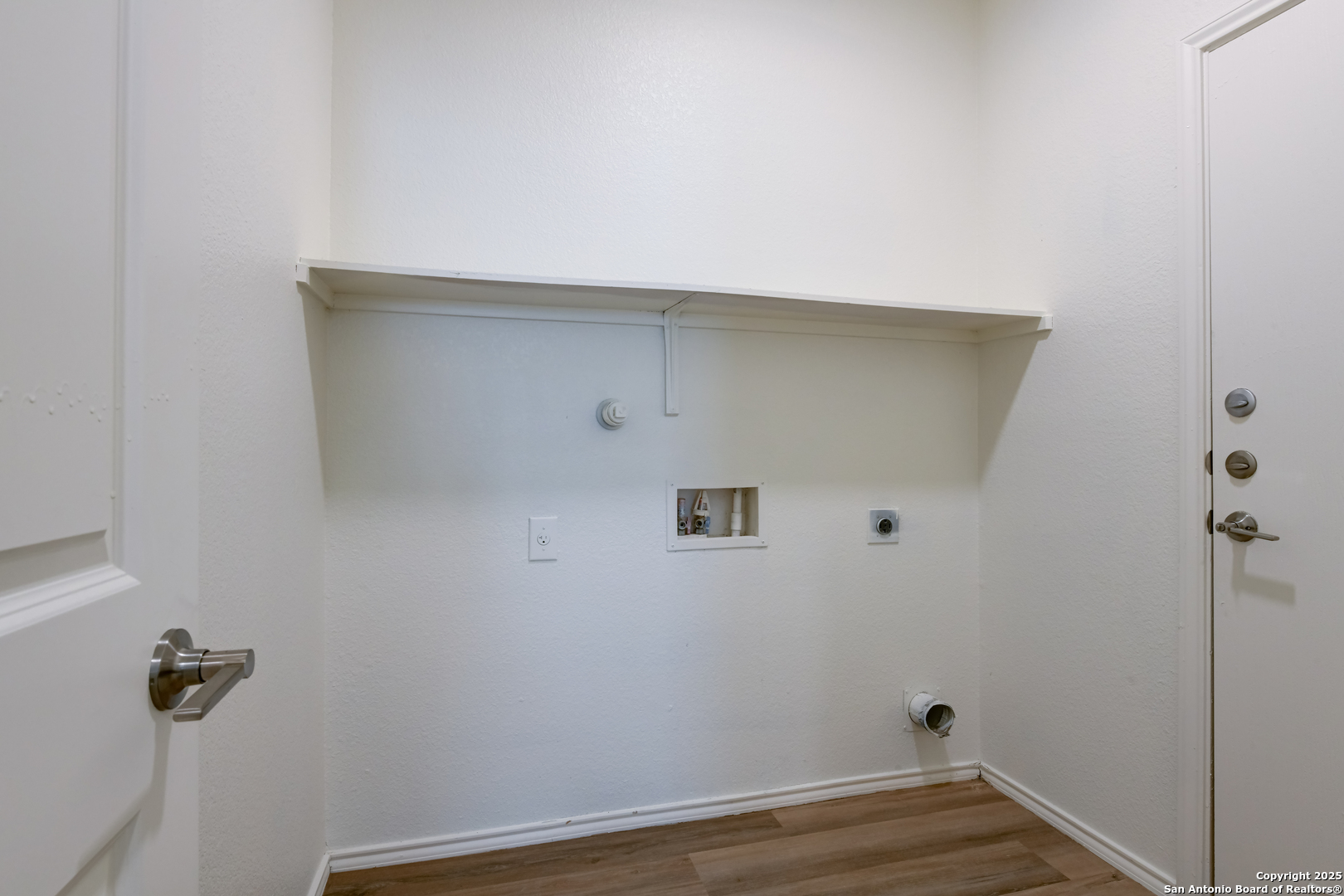 9447 Copper Mist Converse, TX 78109 - Photo 9 of 25 a view of a small space