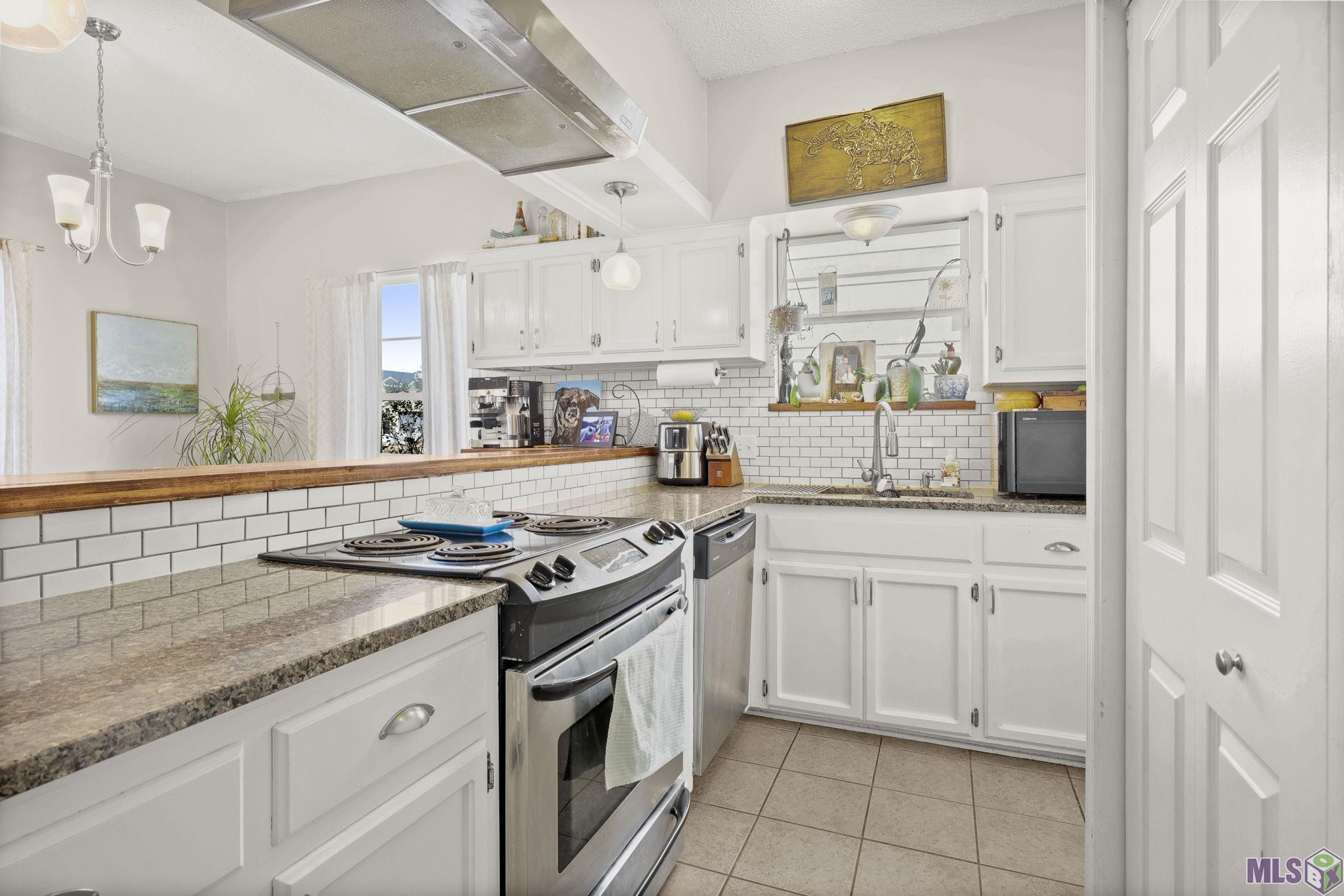 1752 Manor Oak Drive Baton Rouge, LA 70810 - Photo 2 of 17