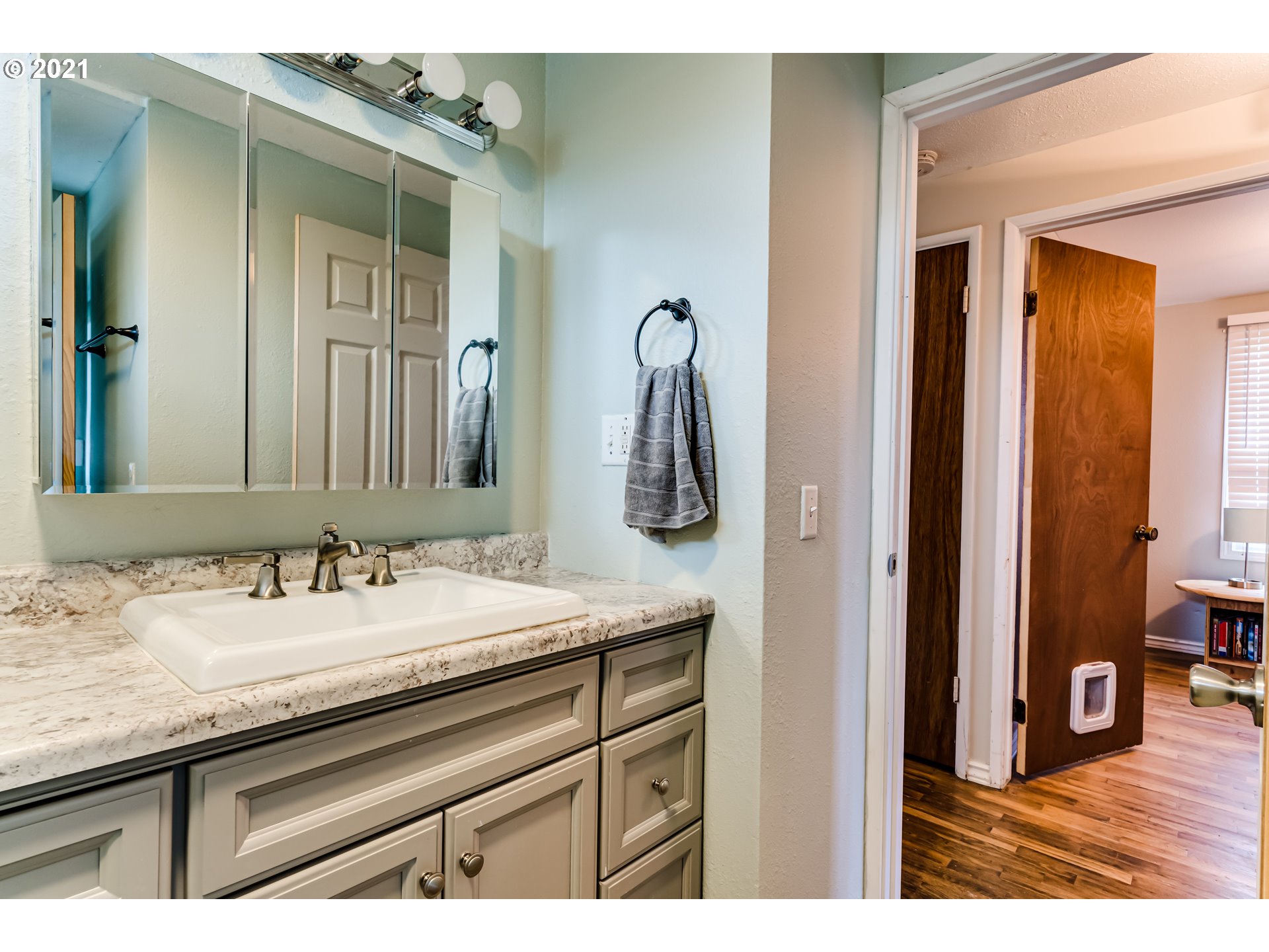 1279 Olympic Street Springfield, OR 97477 - Photo 14 of 31