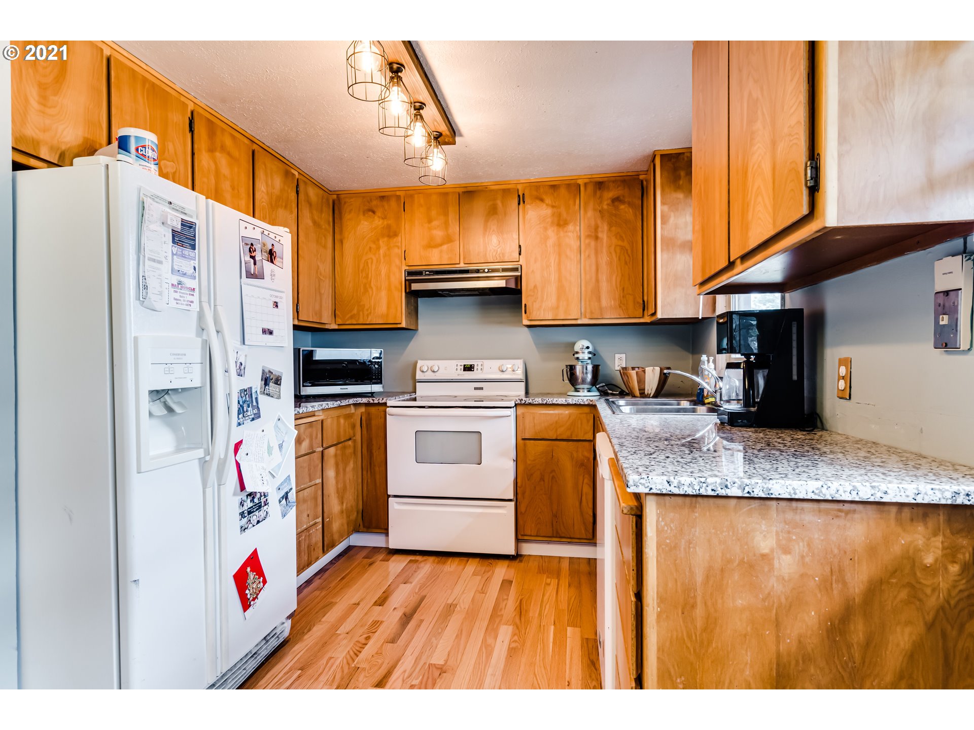 1279 Olympic Street Springfield, OR 97477 - Photo 8 of 31