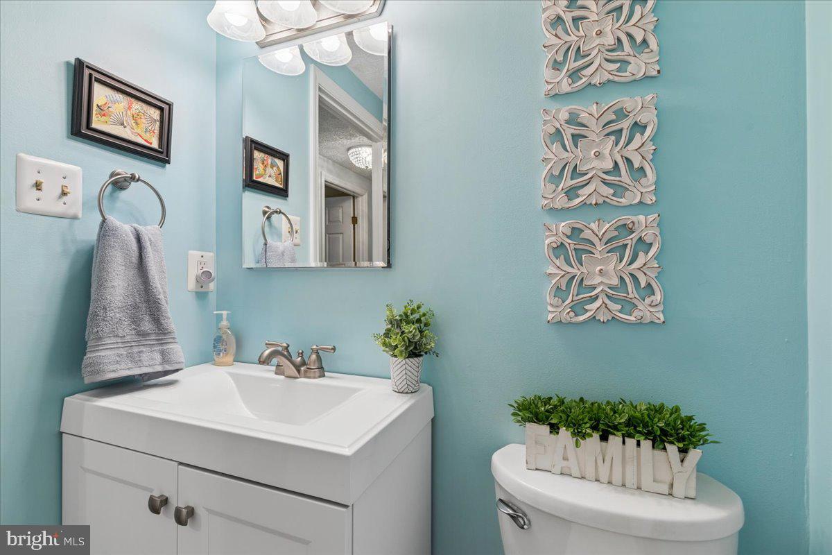 625 Deering Road, Unit 2A Pasadena, MD 21122 - Photo 14 of 32 2nd Full Bathroom with Shower/Tub Combination