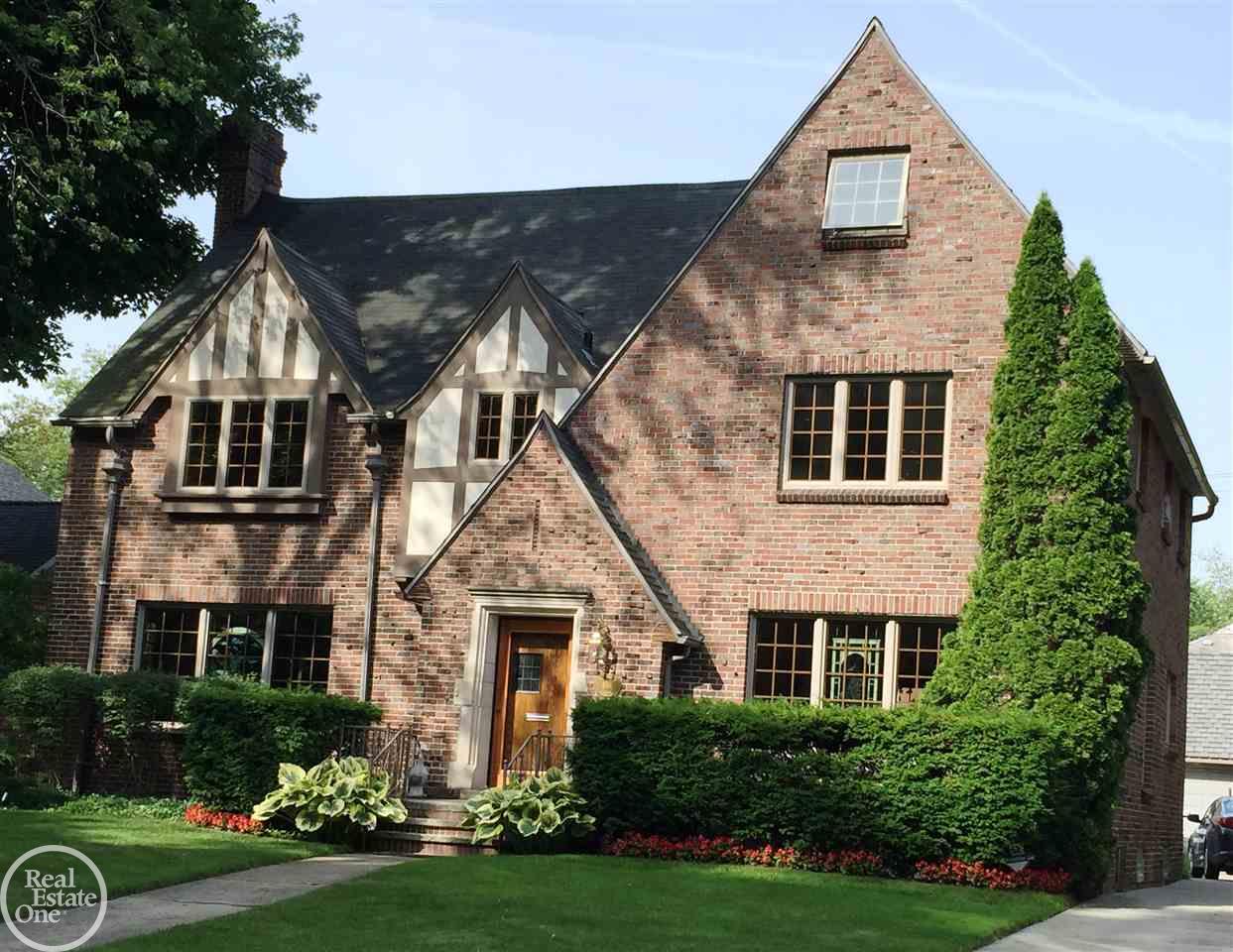 839 Bedford Road Grosse Pointe Park, MI 48230 - Photo 2 of 16