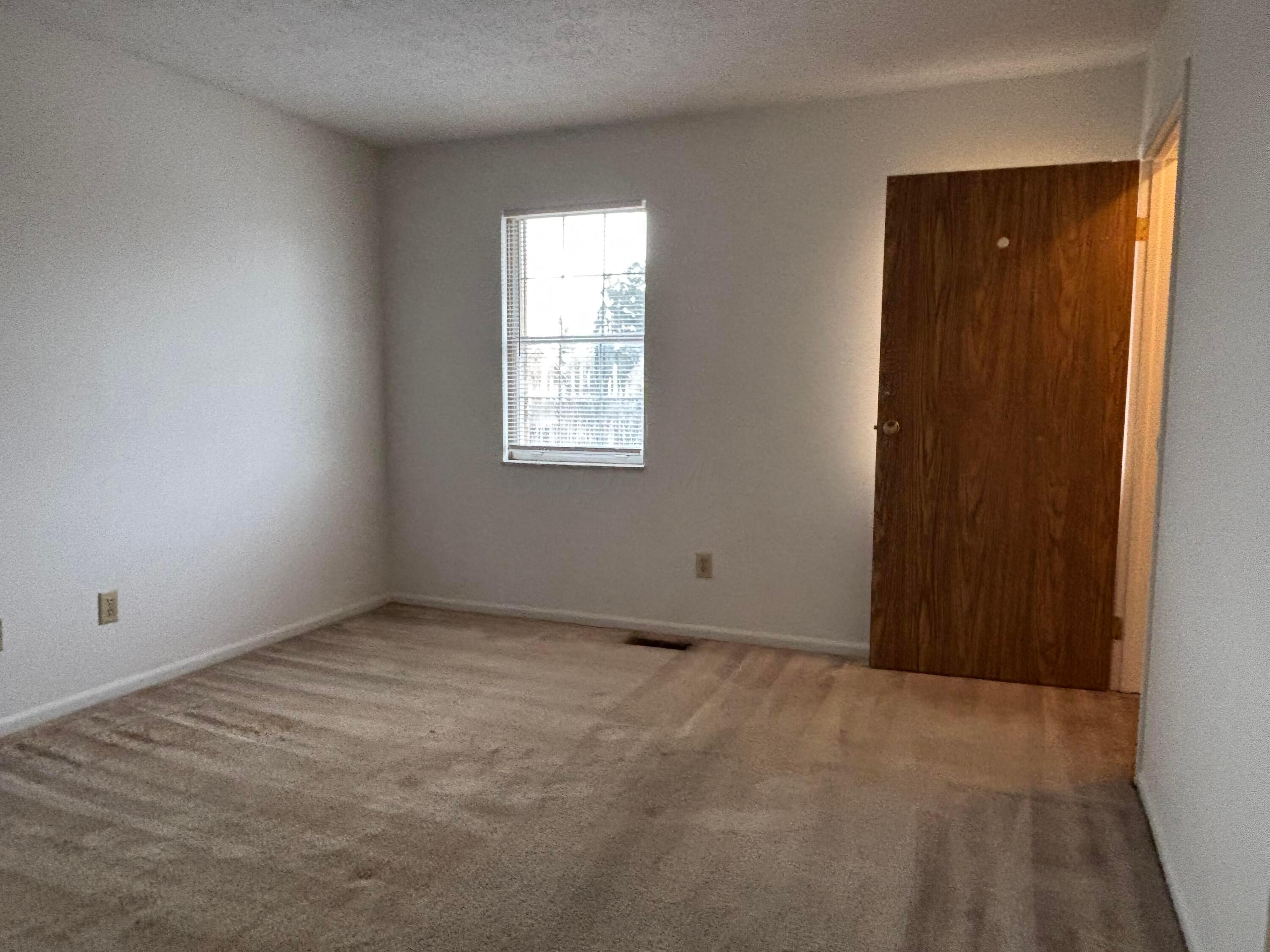 5348 Portland Street, Unit 47 Columbus, OH 43235 - Photo 8 of 17 IMG_4933