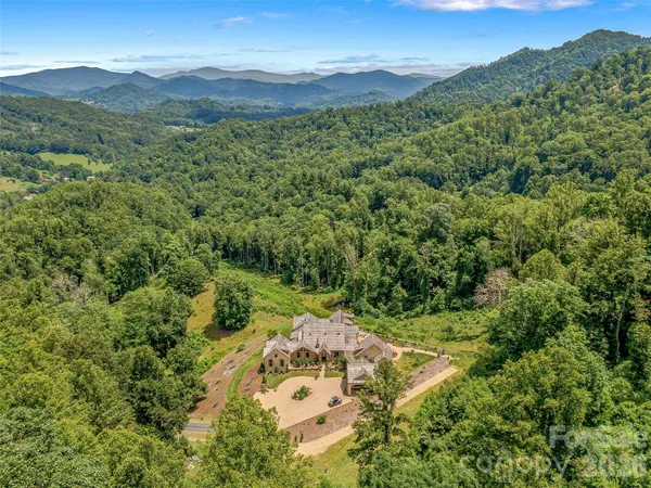 $4,490,000 | 384 Doan Town Road, Burnsville, NC 28714