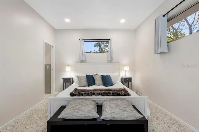 $10,000 | 1165 Morningside Place, Sarasota, FL 34236