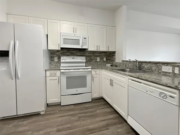 $2,410 | 18335 Northwest 68th Avenue, Unit 245226, Hialeah, FL 33015