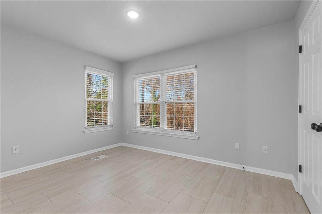 1731 Pryor Road Southwest, Unit 301 Atlanta, GA 30315 - Photo 20 of 29 an empty room with a window