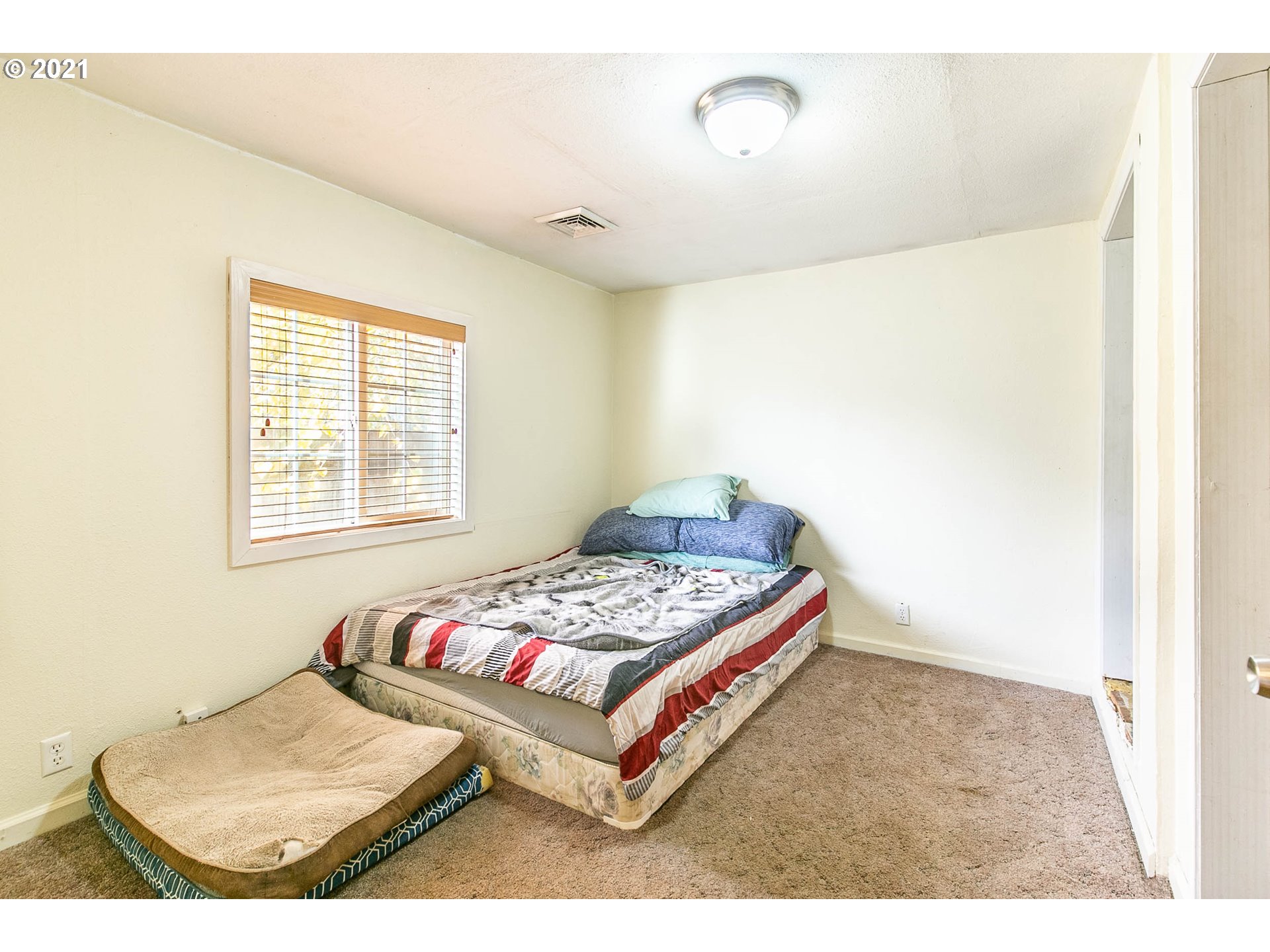 4523 Aster Street Springfield, OR 97478 - Photo 18 of 25 Gallery Image 18