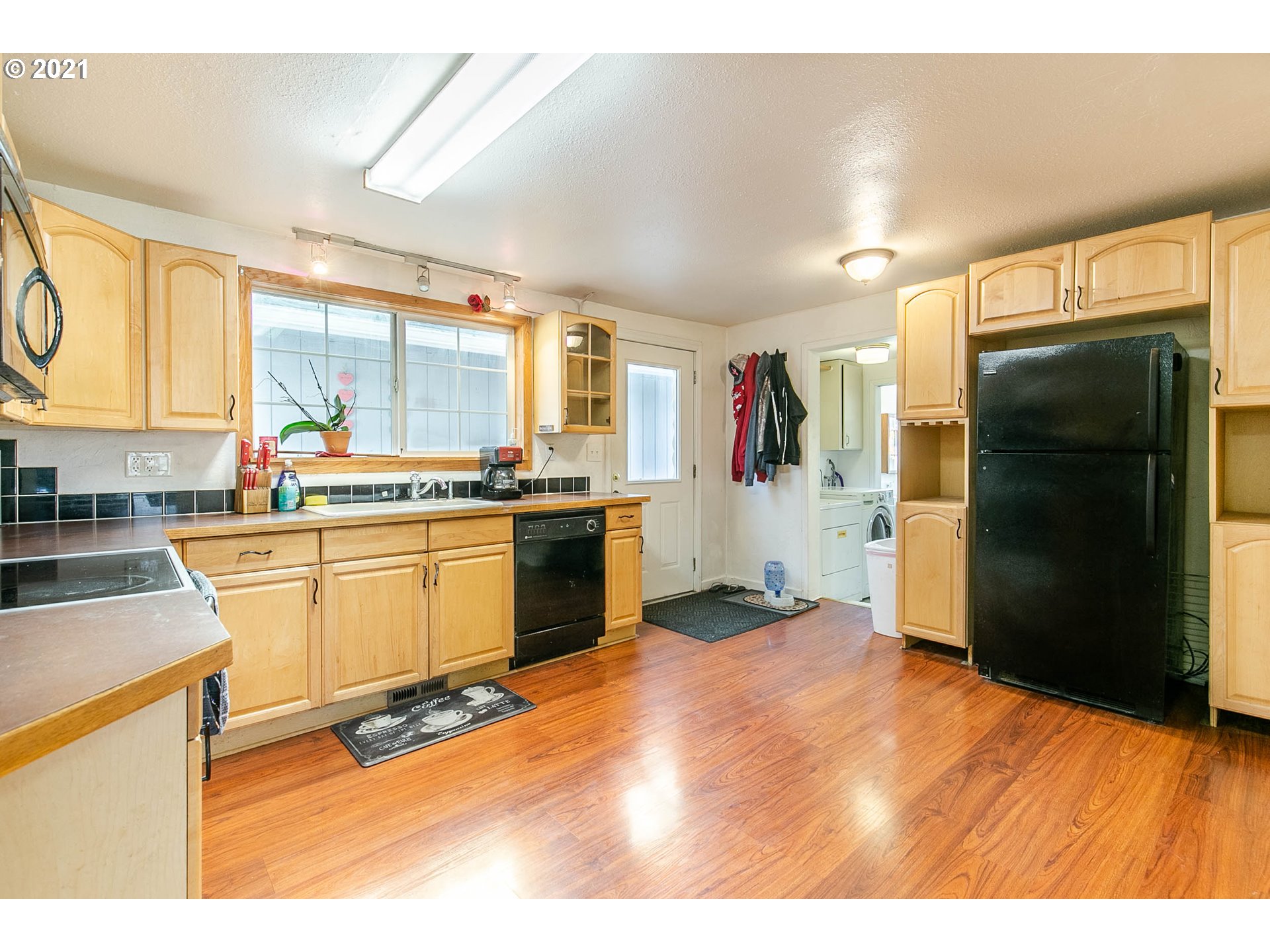 4523 Aster Street Springfield, OR 97478 - Photo 9 of 25 Gallery Image 9
