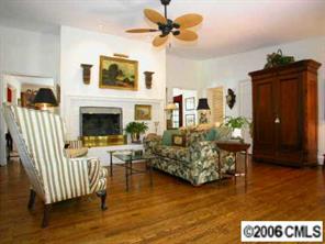 3442 Foxcroft Road Charlotte, NC 28211 - Photo 3 of 8 Gallery Image 3