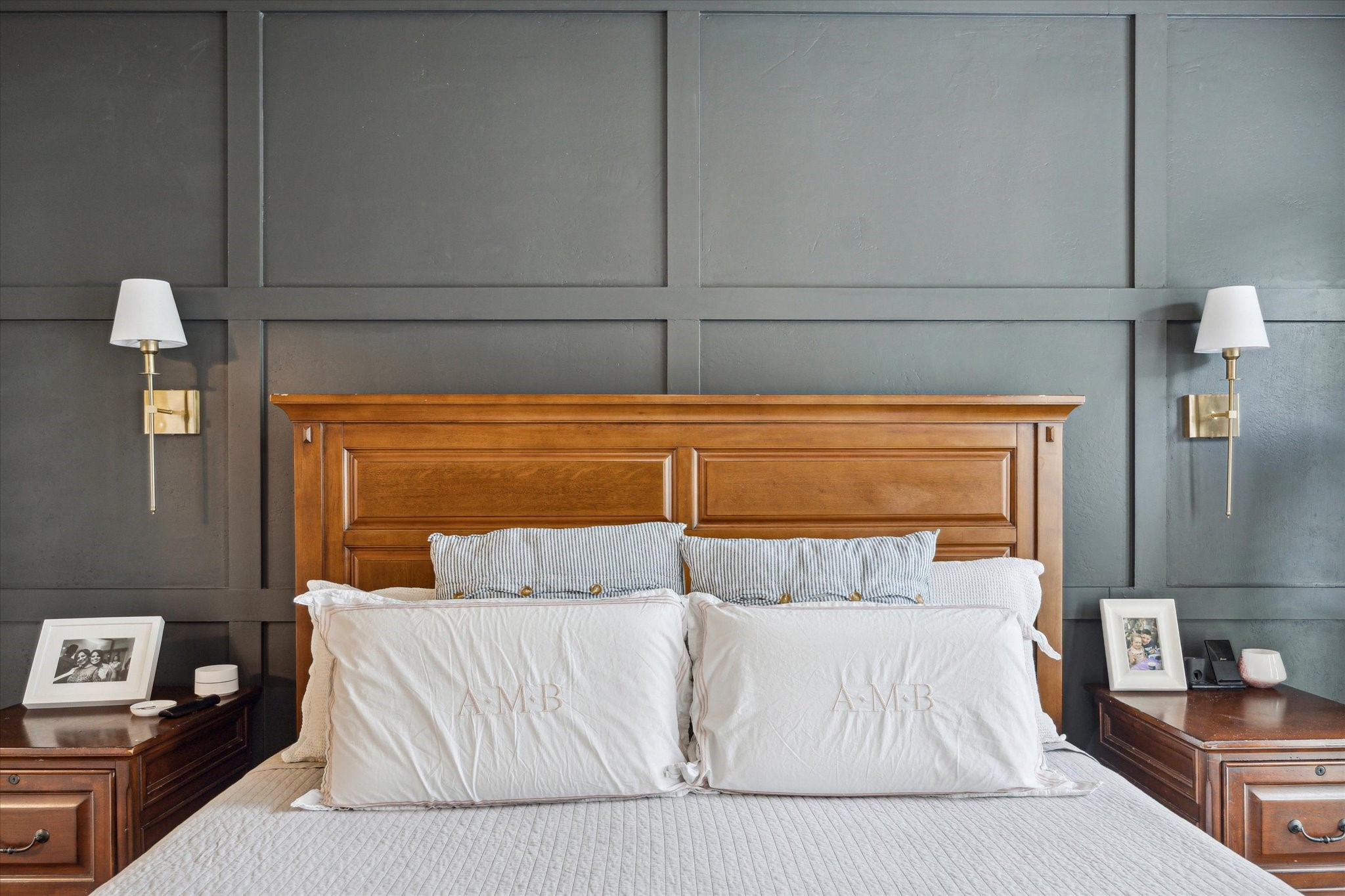 28919 Crested Butte Drive Katy, TX 77494 - Photo 21 of 36 The primary bedroom has a beautiful accent wall.