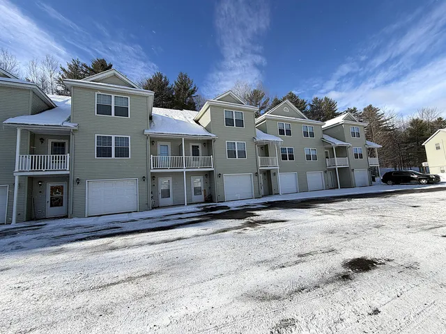$309,000 | 21 Ledges Court, Unit 21, Lewiston, ME 04240