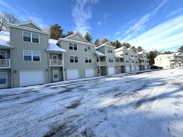 $309,000 | 21 Ledges Court, Unit 21, Lewiston, ME 04240
