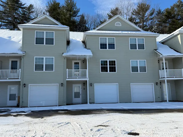 $309,000 | 21 Ledges Court, Unit 21, Lewiston, ME 04240