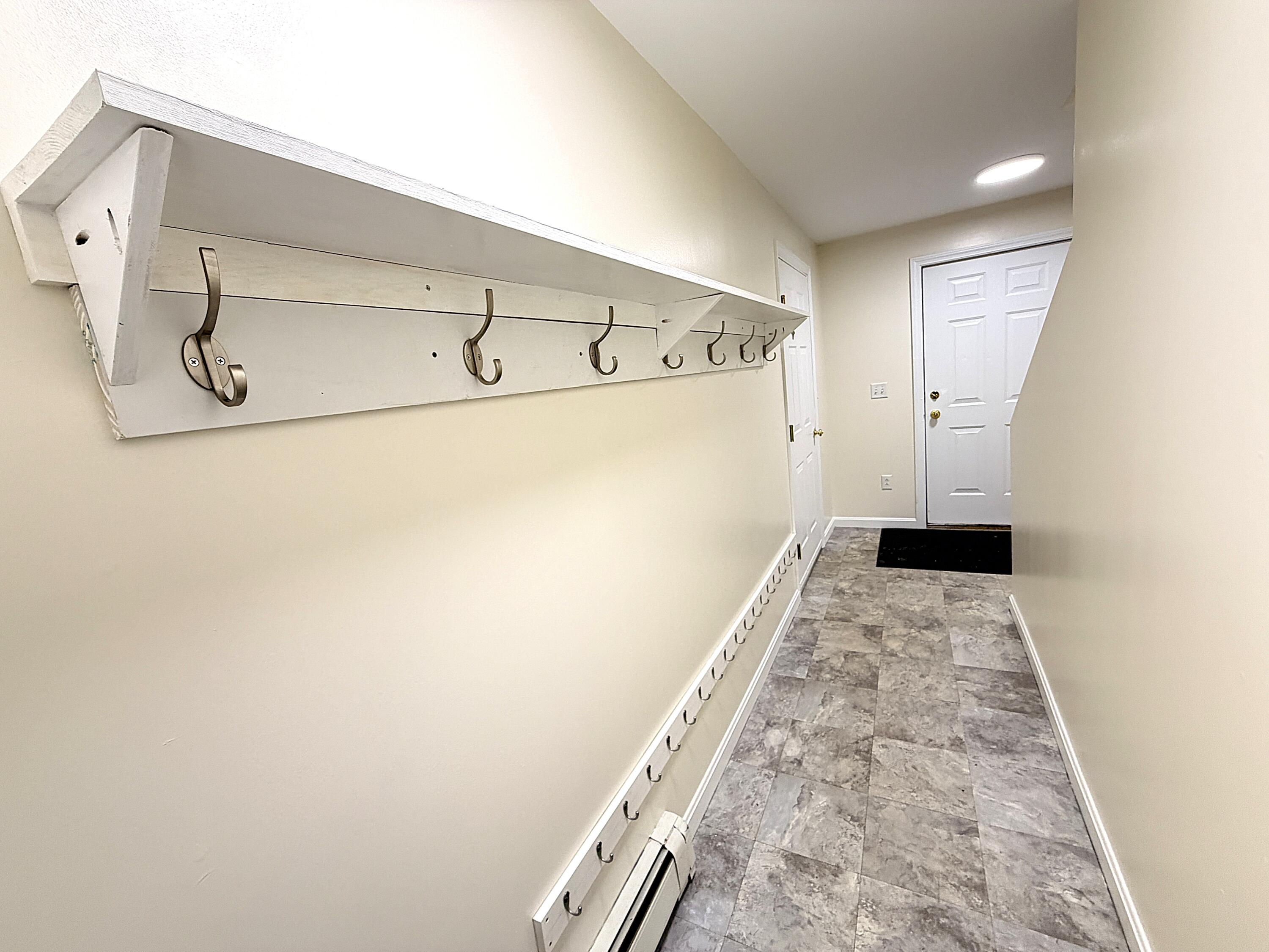 21 Ledges Court, Unit 21 Lewiston, ME 04240 - Photo 9 of 66 9