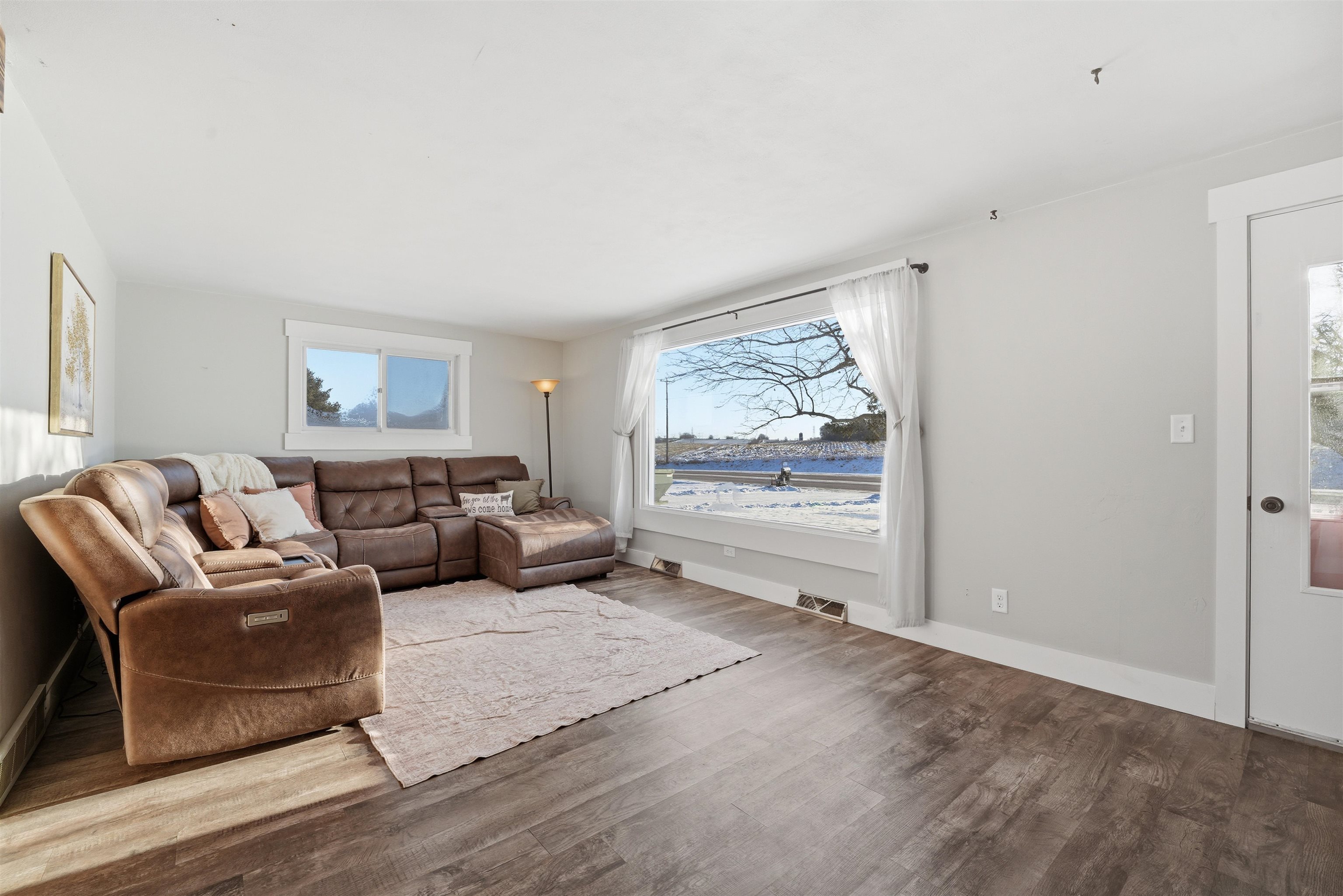 W7548 County Road South Hortonville, WI 54944 - Photo 3 of 33