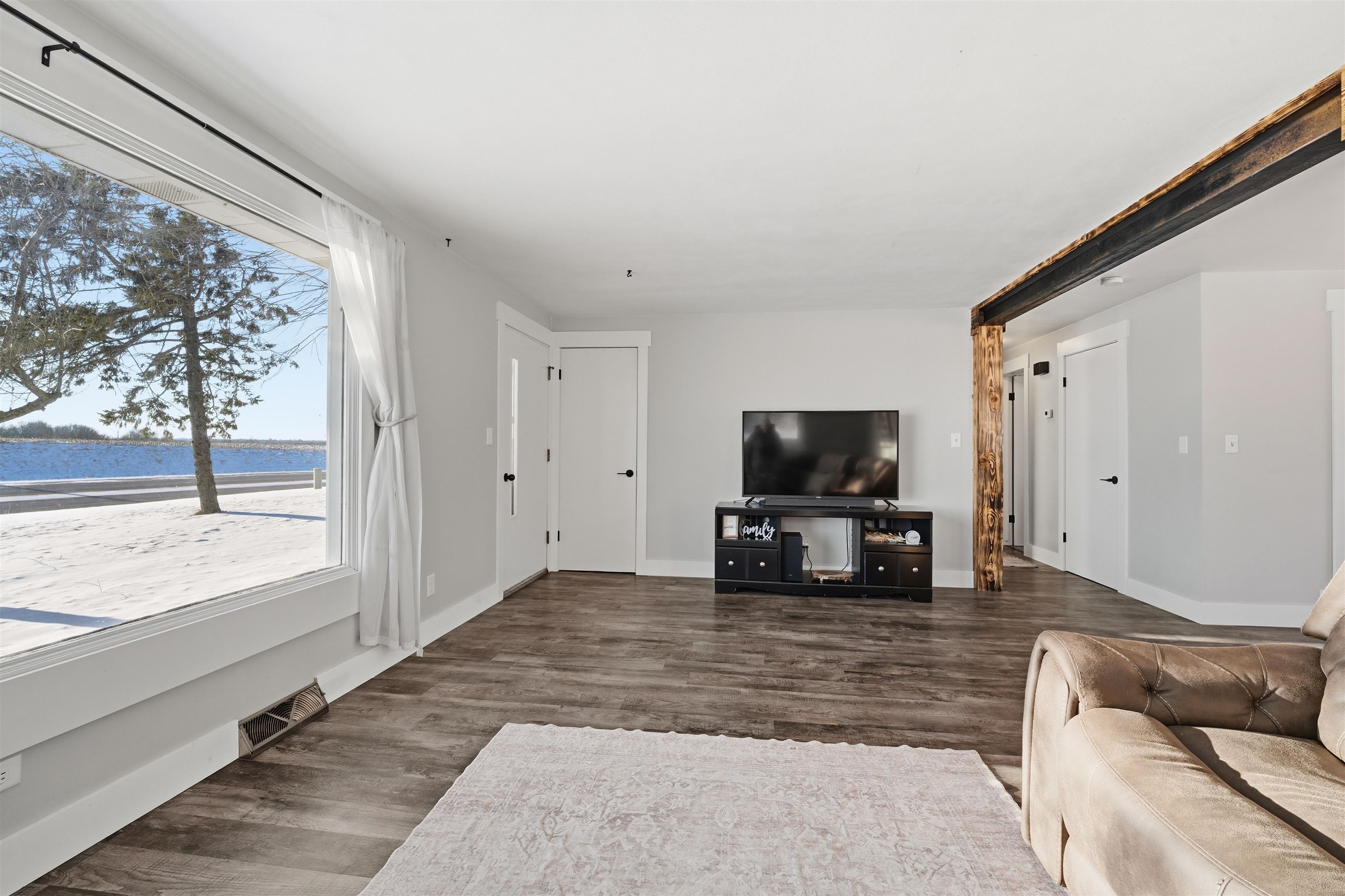 W7548 County Road South Hortonville, WI 54944 - Photo 4 of 33