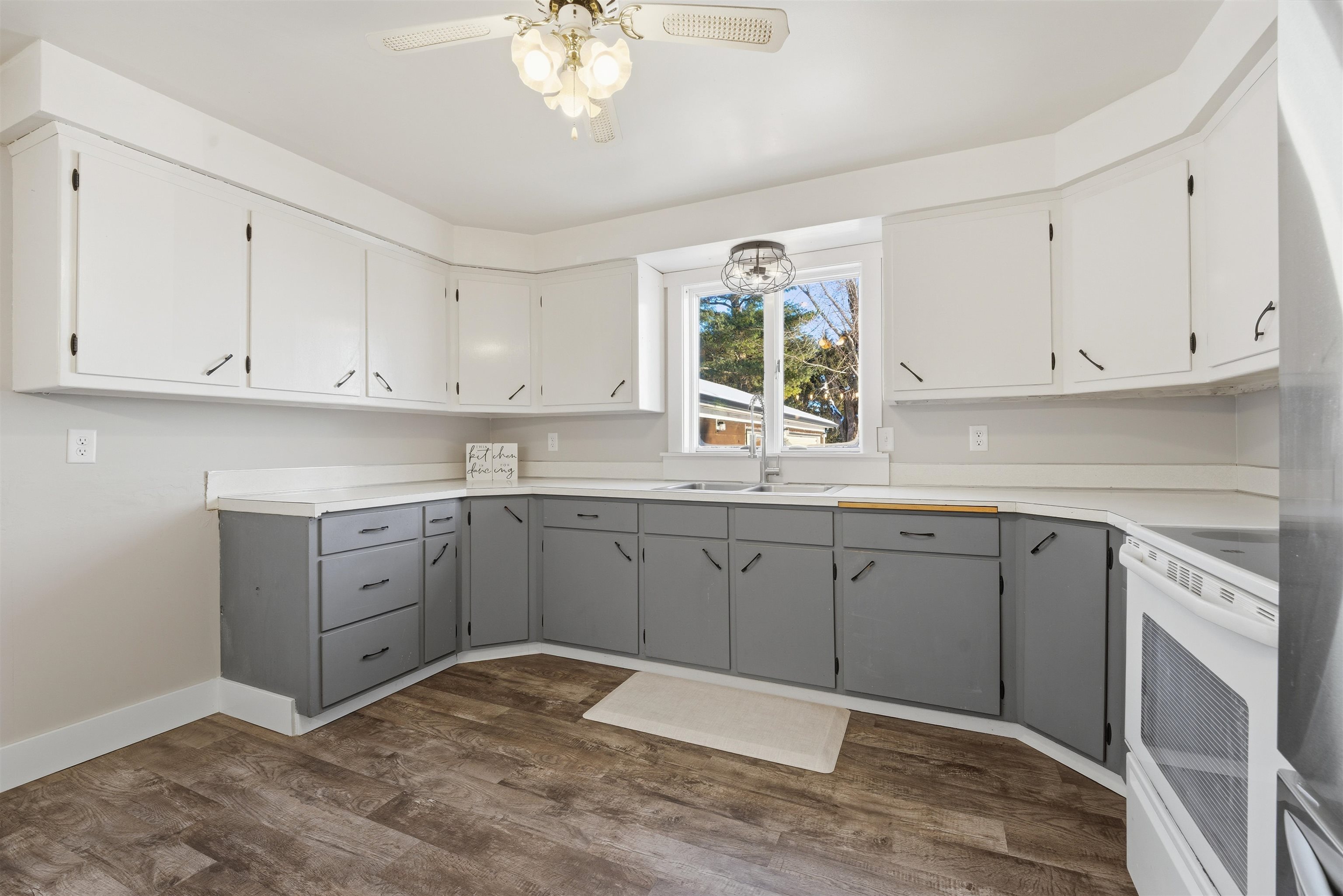 W7548 County Road South Hortonville, WI 54944 - Photo 8 of 33