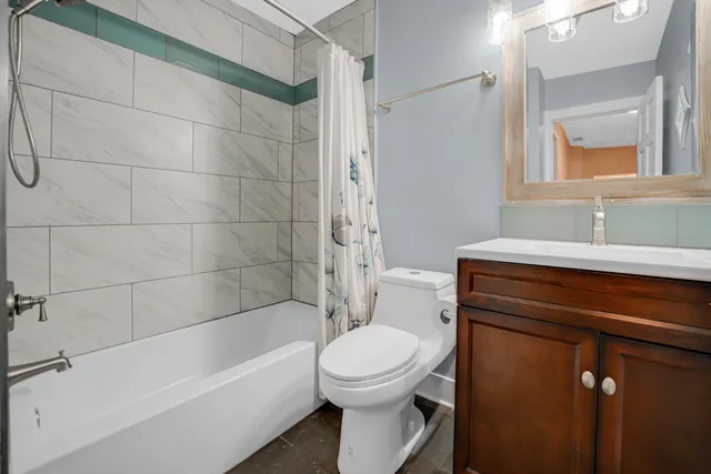 $398,000 | 8202 Gruener Court, Unit 8202, Palos Hills, IL 60465