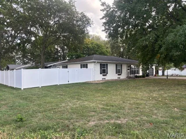 $199,900 | 1090 18th Street, Carlyle, IL 62231