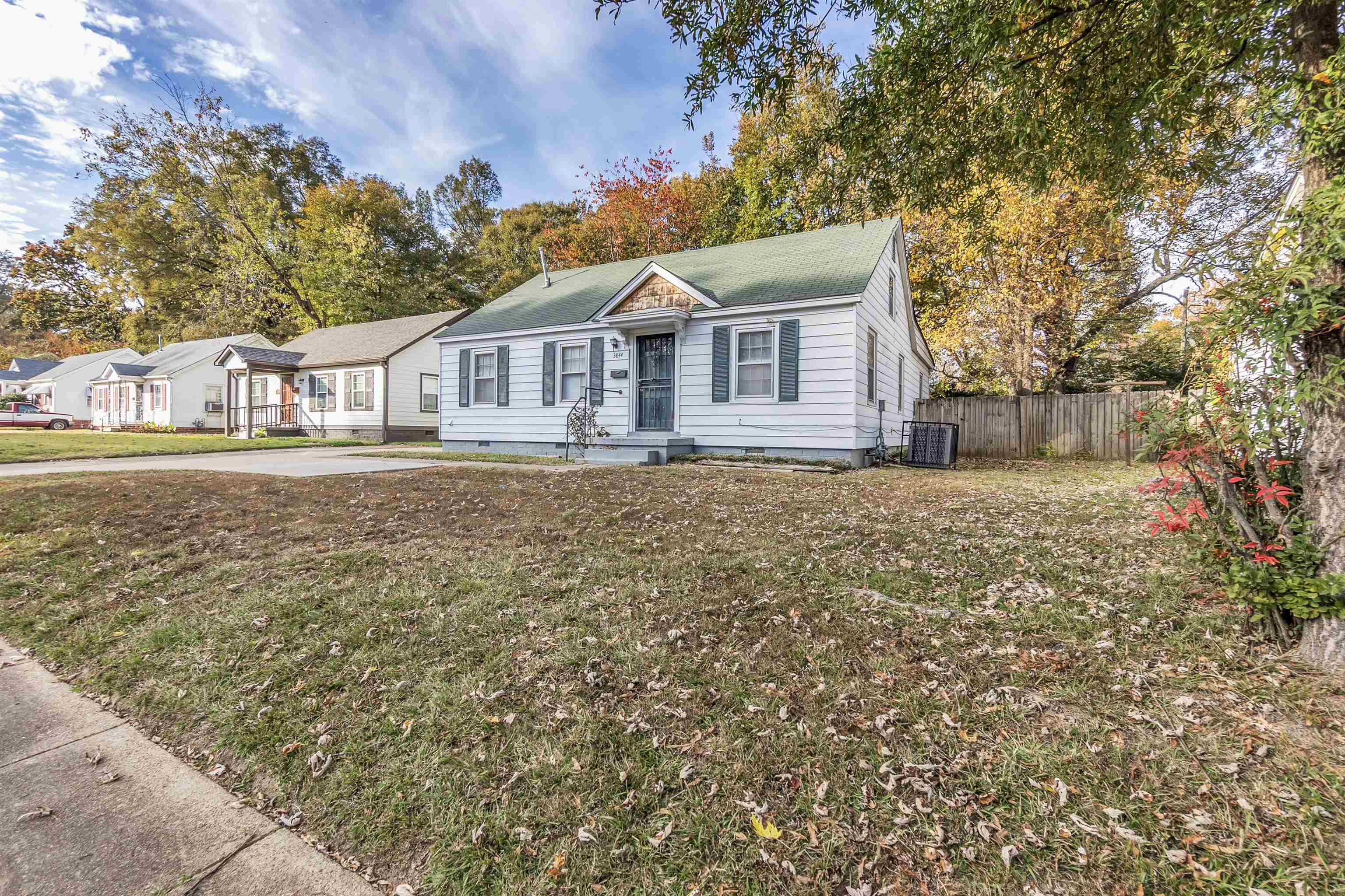 3844 Wilshire Road Memphis, TN 38111 - Photo 2 of 18 front view of a house with a yard