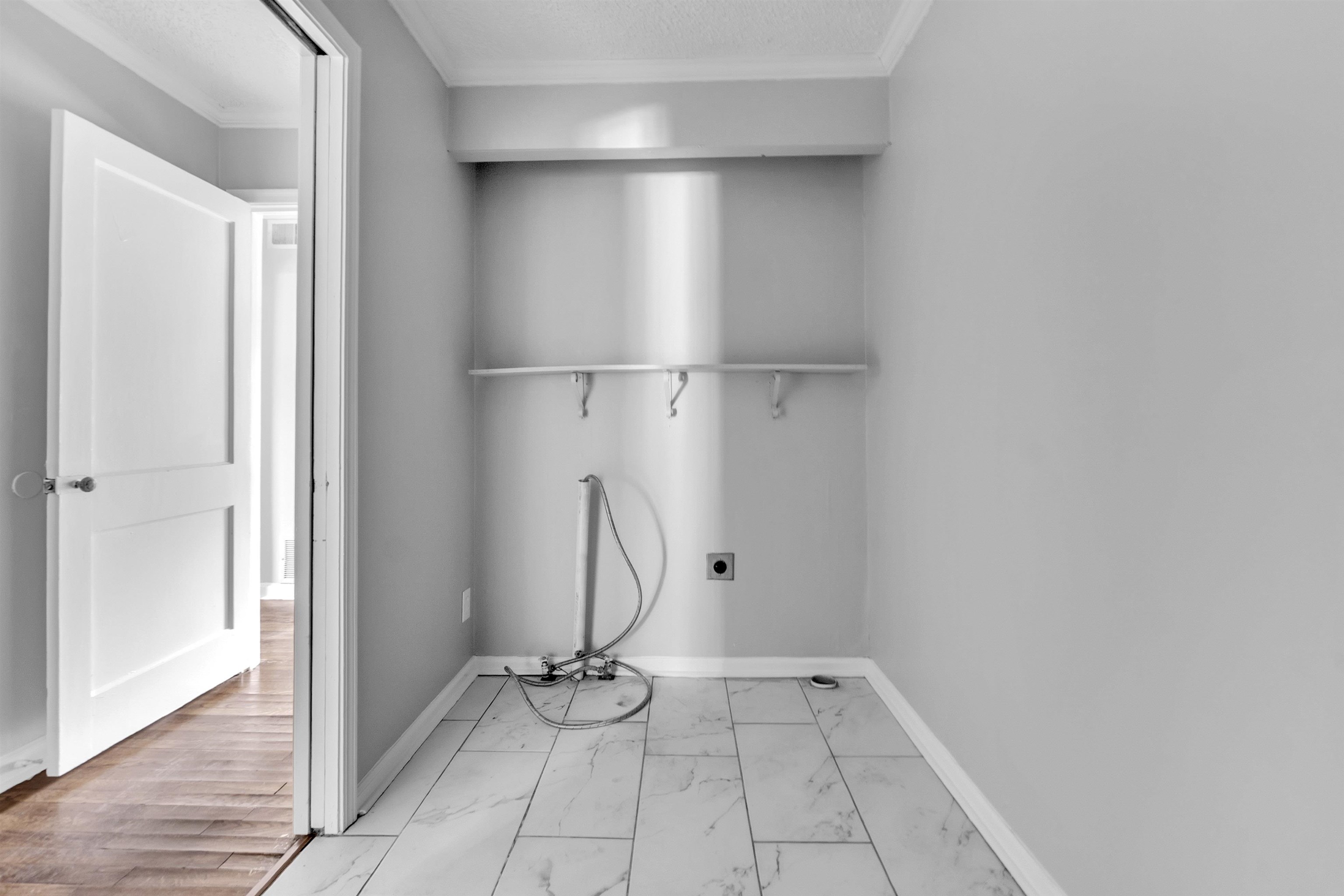 3844 Wilshire Road Memphis, TN 38111 - Photo 8 of 18 a view of an empty room