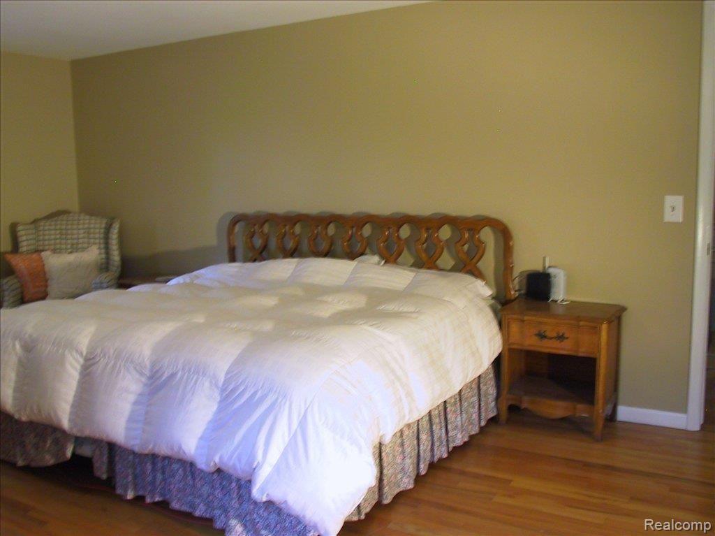 25675 Dennison Road Franklin, MI 48025 - Photo 17 of 22 Master Bedroom-1473
