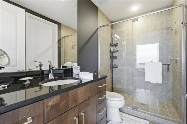 $1,045,000 | 700 West 31st Street, Unit 1502, Kansas City, MO 64108