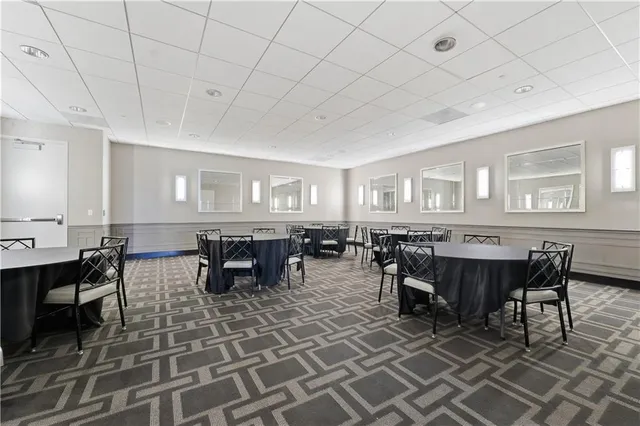 $1,045,000 | 700 West 31st Street, Unit 1502, Kansas City, MO 64108