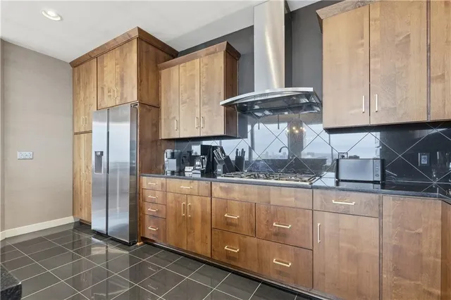$1,045,000 | 700 West 31st Street, Unit 1502, Kansas City, MO 64108
