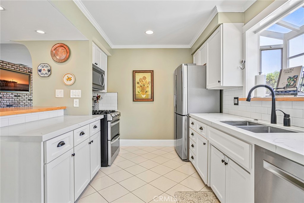 2715 Grand Summit Road Torrance, CA 90505 - Photo 10 of 33