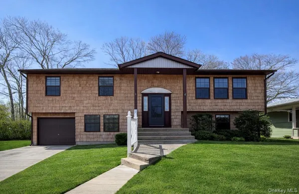 $849,888 | 676 Bohemia Parkway, Sayville, NY 11782