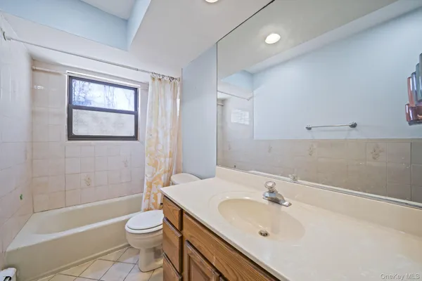 $849,888 | 676 Bohemia Parkway, Sayville, NY 11782