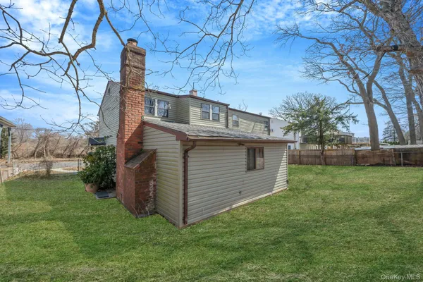 $849,888 | 676 Bohemia Parkway, Sayville, NY 11782