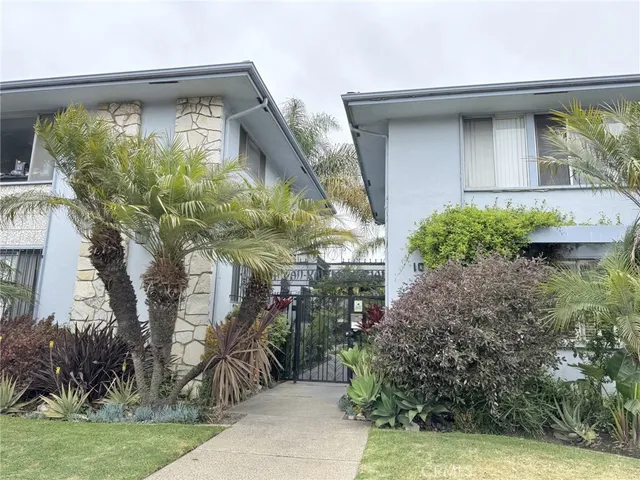 $424,000 | 1065 East 3rd Street, Unit 8, Long Beach, CA 90802