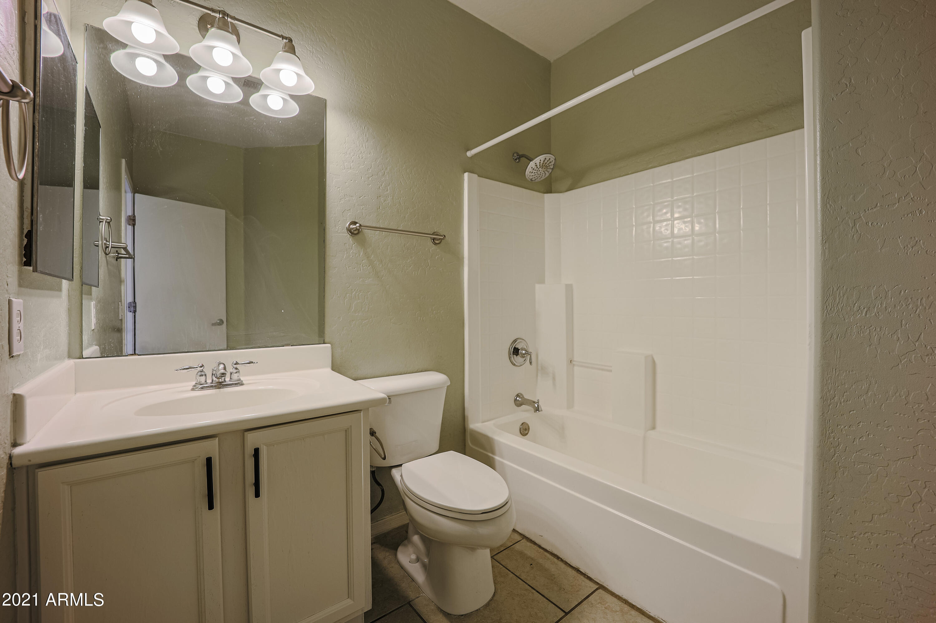 9309 West Rascon Loop Phoenix, AZ 85037 - Photo 9 of 32 bath1