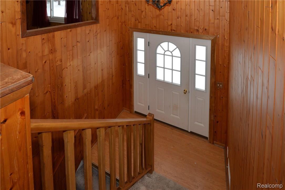 298 Dockham Road Lapeer, MI 48446 - Photo 4 of 36 1-7710.jpg
