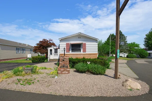 $249,900 | 18 Sunset Lane, Plainville, MA 02762