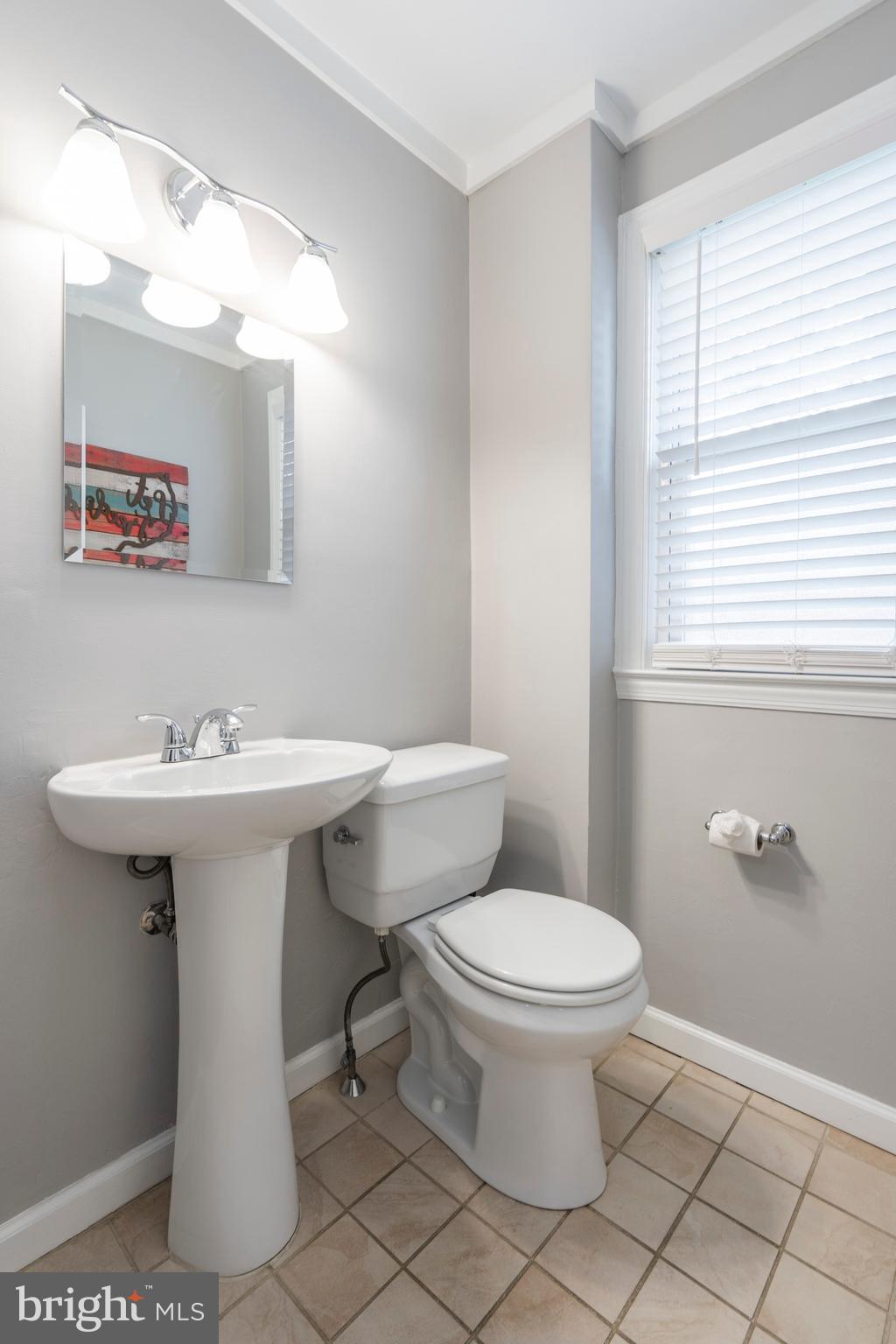 129 Glendale Road Havertown, PA 19083 - Photo 20 of 52 First Floor Half Bathroom