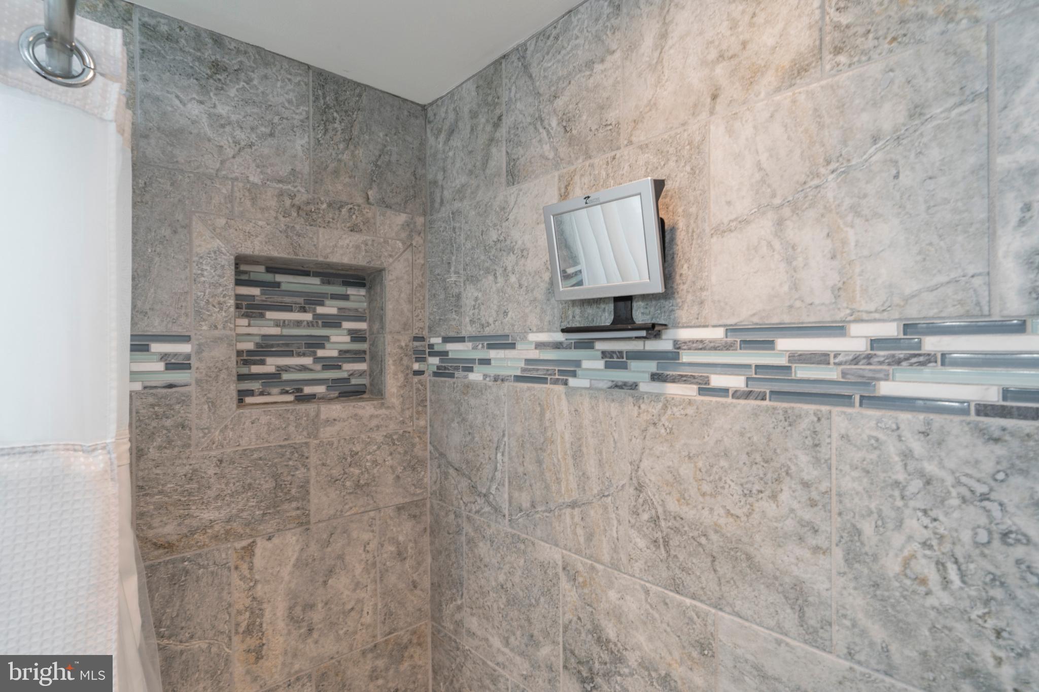 129 Glendale Road Havertown, PA 19083 - Photo 36 of 52 Second Floor Full Bathroom