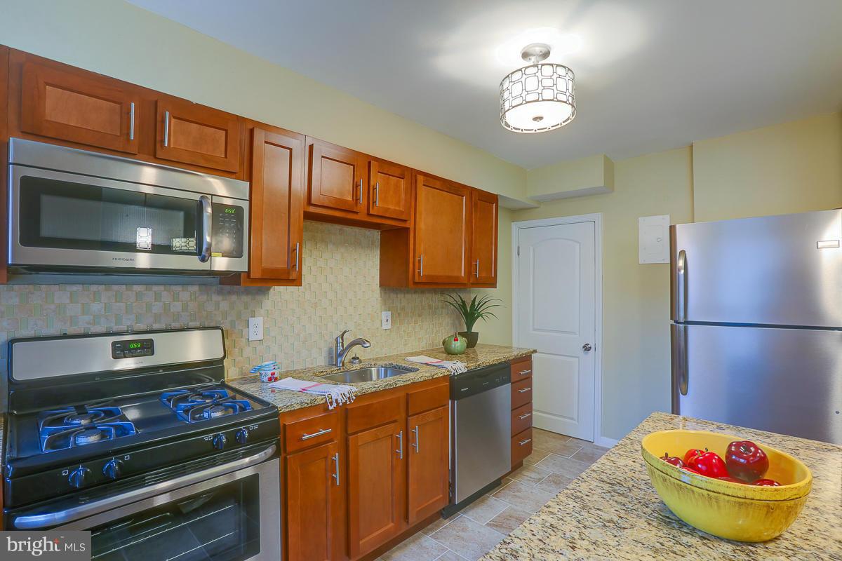 1428 Cedarcroft Road Baltimore, MD 21239 - Photo 11 of 22 Kitchen