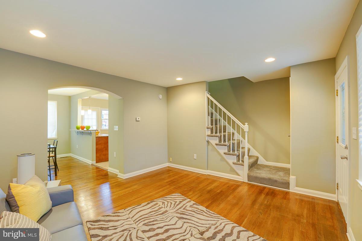 1428 Cedarcroft Road Baltimore, MD 21239 - Photo 4 of 22 Living Room