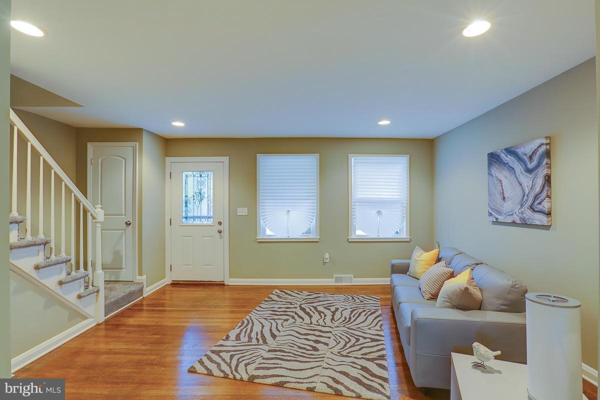 1428 Cedarcroft Road Baltimore, MD 21239 - Photo 5 of 22 Living Room