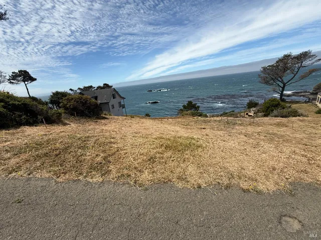 $335,000 | 38640 Coral Court, Gualala, CA 95445